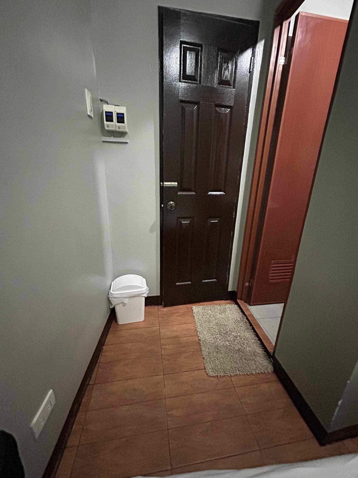 ROOM 102