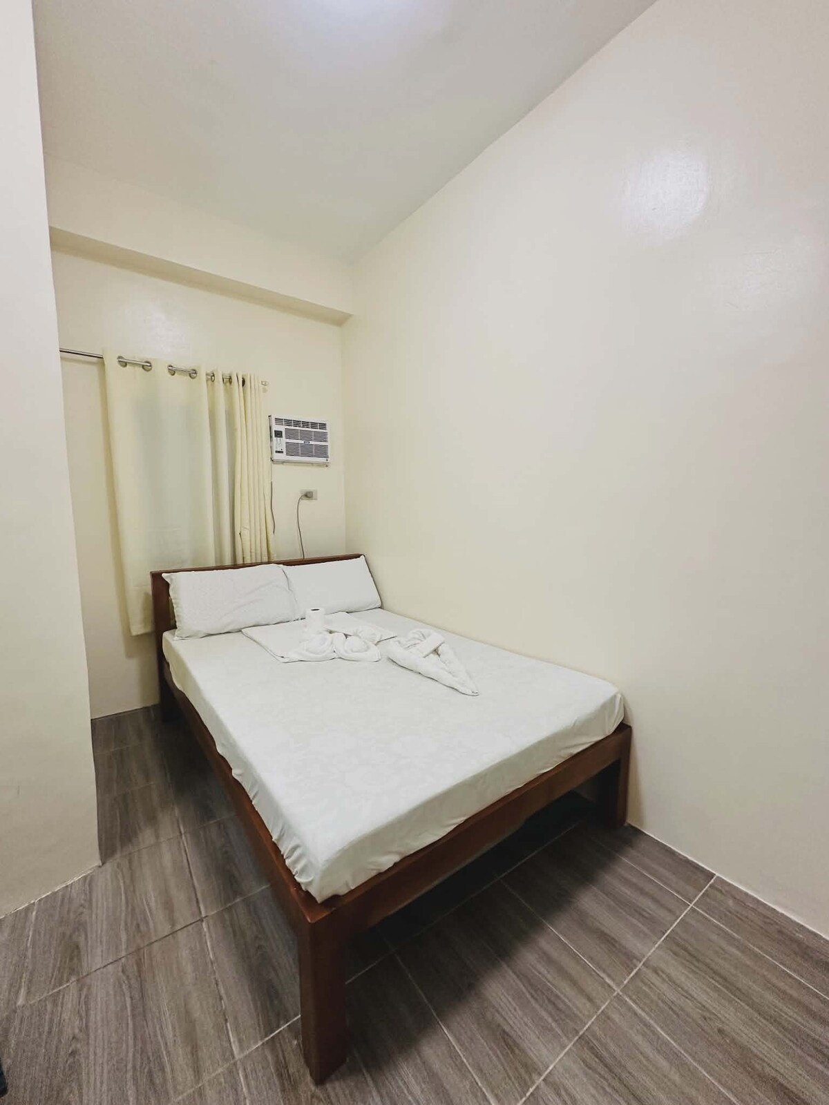 ROOM 204