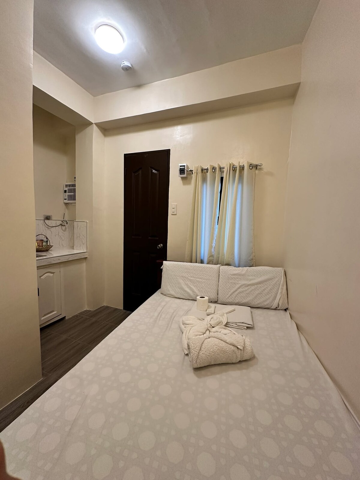 ROOM 202