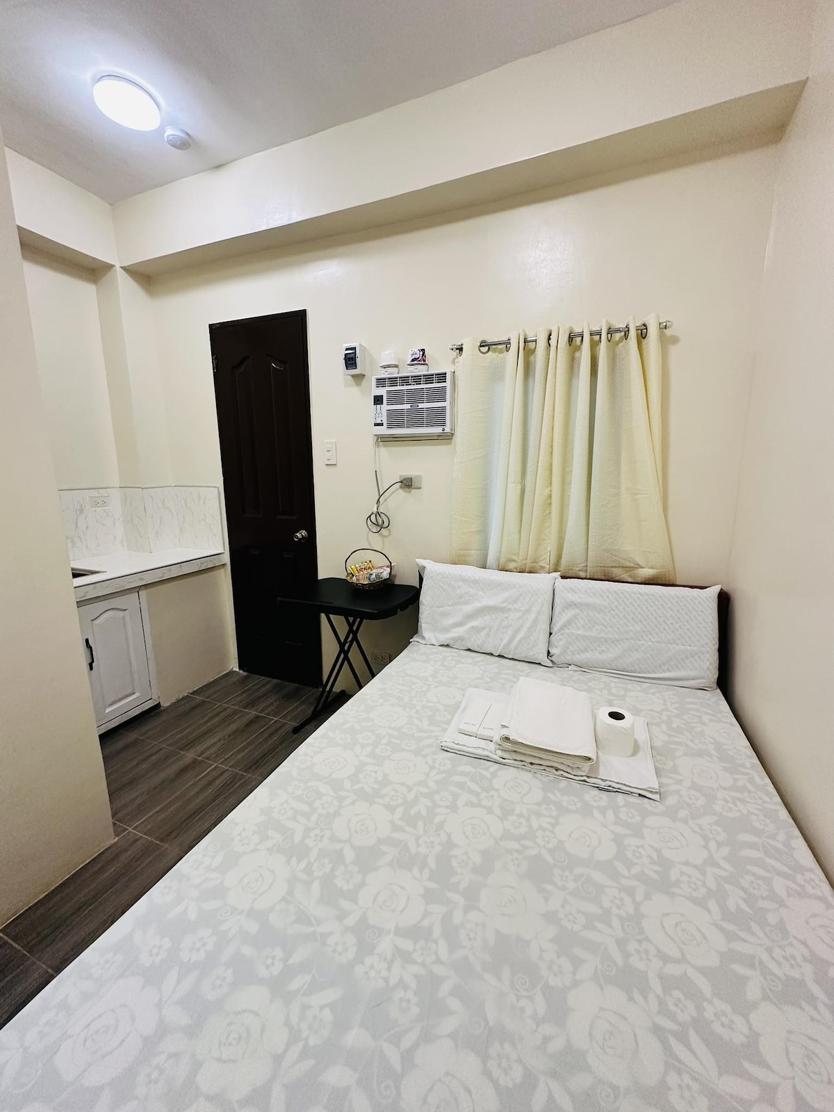 ROOM 201